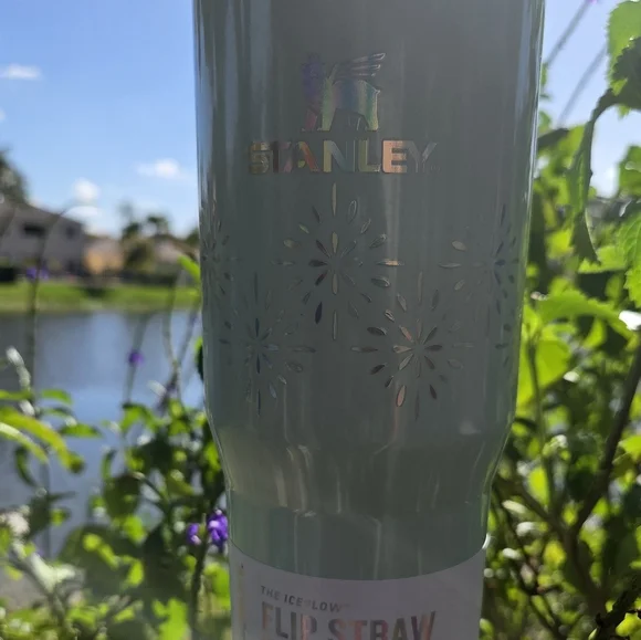 NEW Stanley 30oz Flip Straw Tumbler "SEAGLASS GLOSS" - Picture 4 of 4